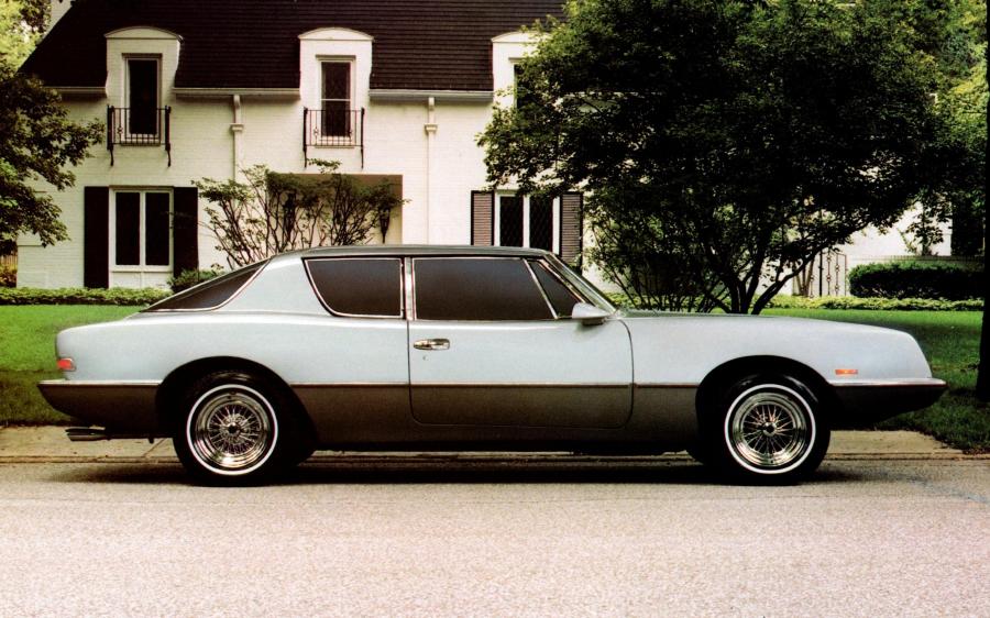 Avanti Luxury Sports Coupe '1987 - 89